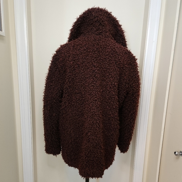 Celebrity Pink faux fur coat - Picture 5 of 10